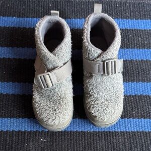 CHACO KIDS Cozy Gray Kids Shoes